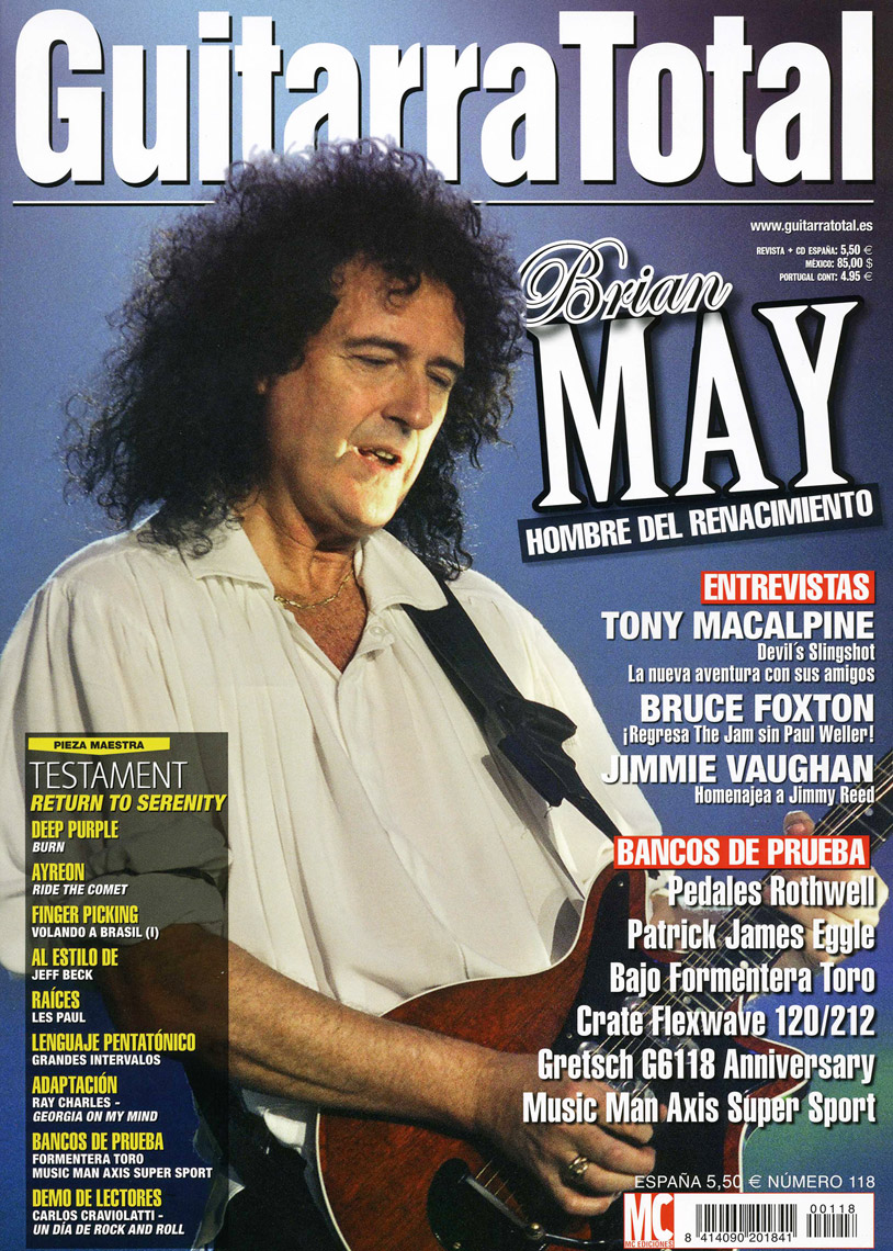 Brian-May-Guittara-Totale.jpg