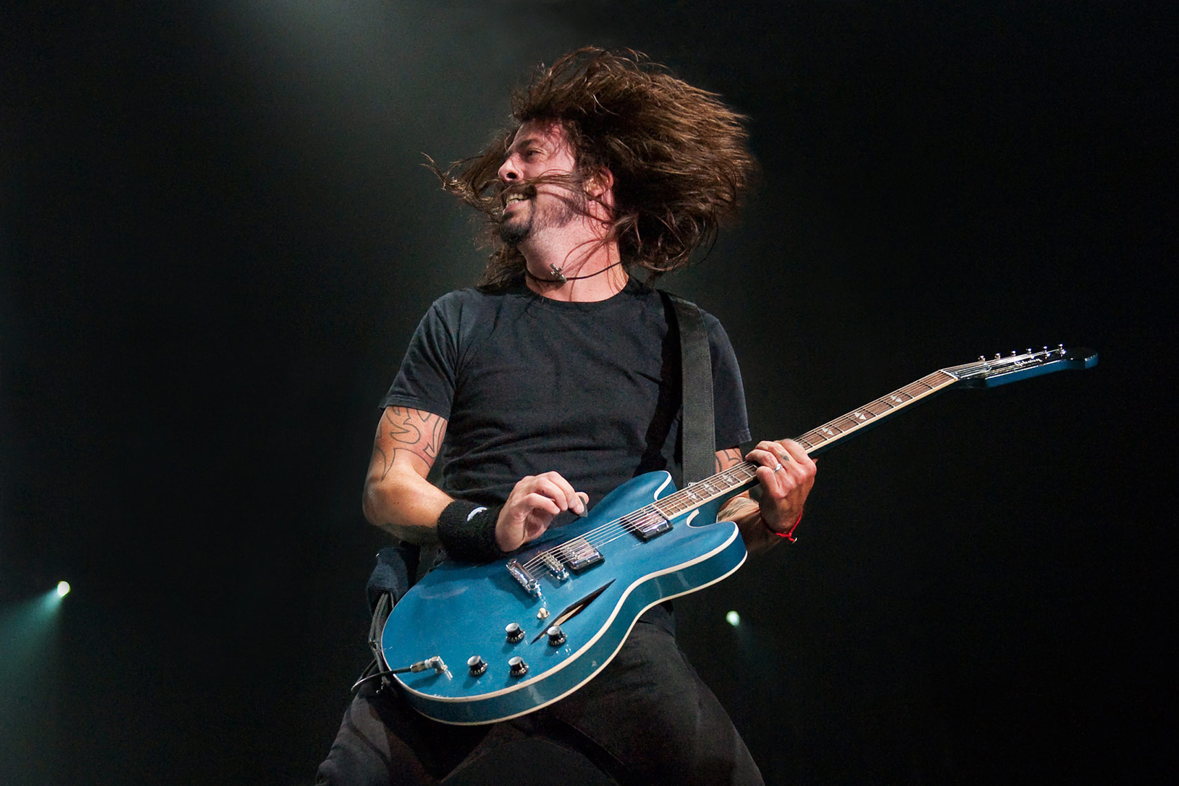 Dave-Grohl-Foo-Fighters-Wembley-Arena.jpg