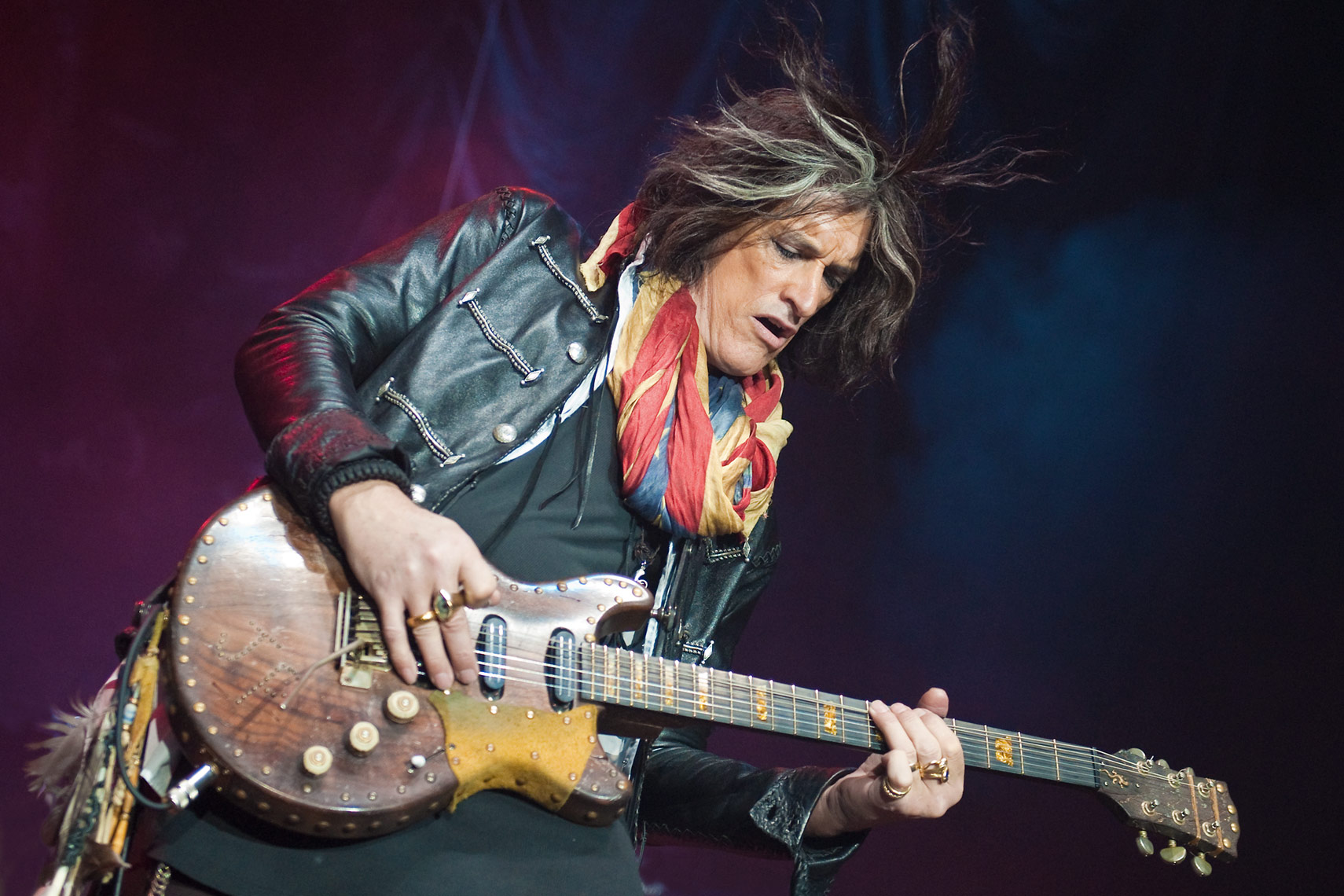 Joe-Perry-Wembley-Arena.jpg