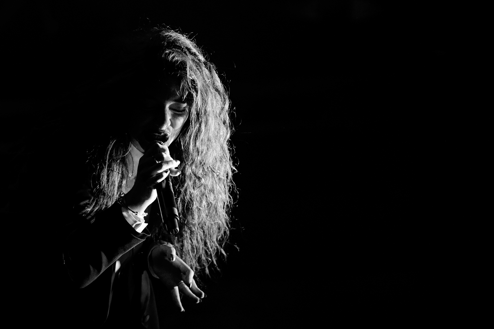 Lorde-Shepherds-Bush-Empire-2014.jpg