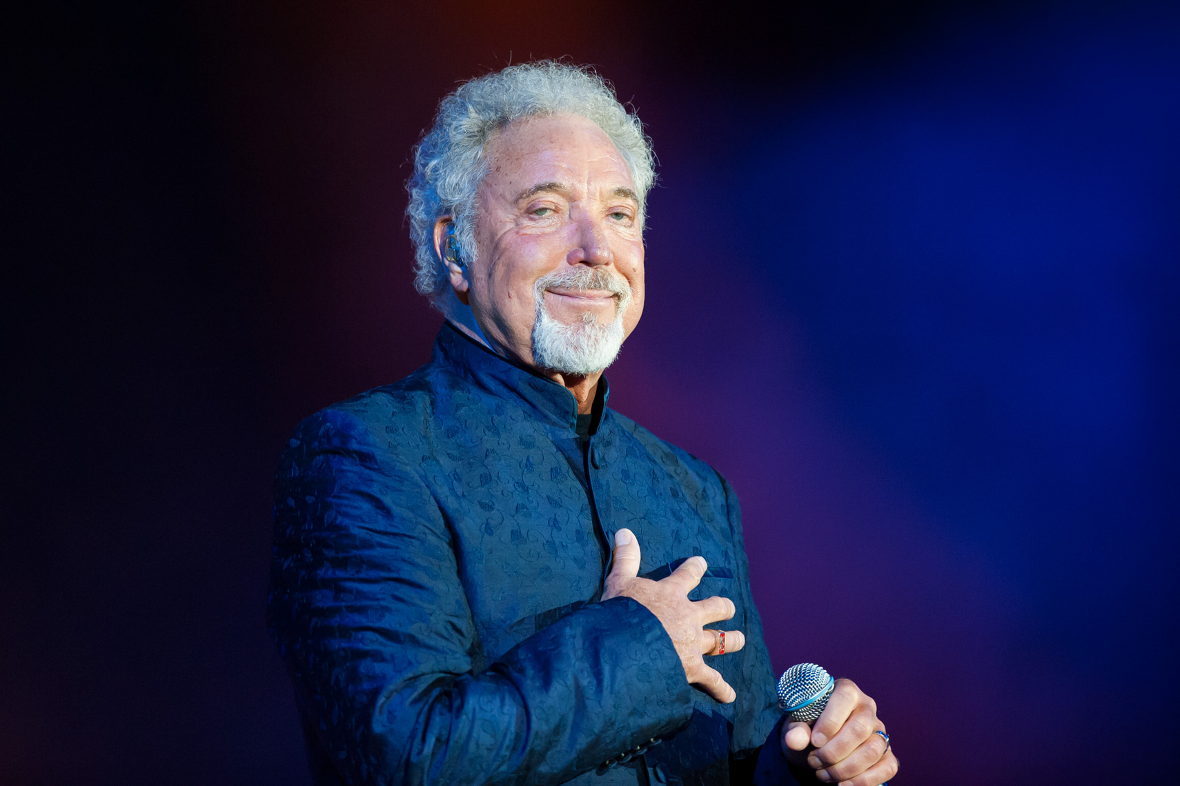 Tom-Jones-Hyde-Park.jpg